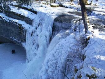 Hostal Le Jura En Toutes Saisons
