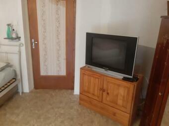 Petite Maison Ancienne Charentaise ,dans Un Village Au Calme Id�al Travailleur