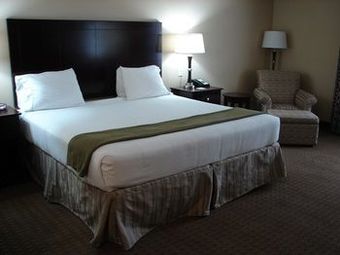 Holiday Inn Express Hotel & Suites Lynnwood