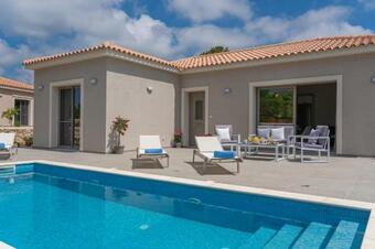 Villa Kalokeri Retreat