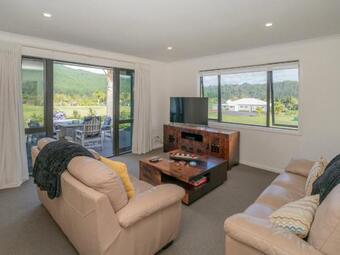 Golfer's Paradise And Retreat - Pauanui Holiday Home