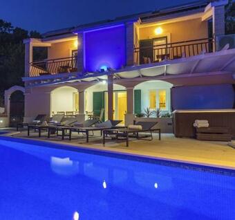 Tr�s � L'aise Avec Une Configuration Un Peu Inhabituelle