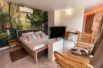 Bed & Breakfast Inside Villars Les Dombes