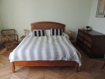 Bed & Breakfast Manoir Le Parc Near Paris & Disneyland