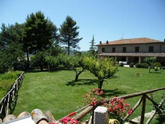 Beautiful 2-storey Villa In Todi (room For 18)