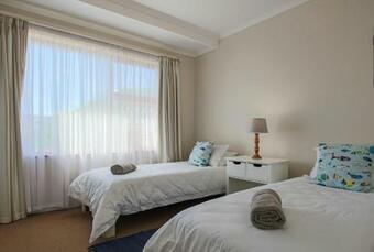 Cape St Francis 4 Bedroom Sleeps 8