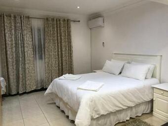 Hostal Somerset In