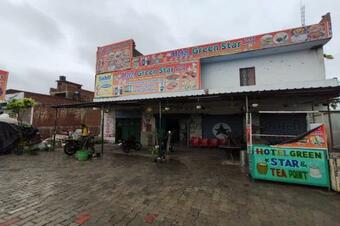 Oyo 82375 Hotel Green Star