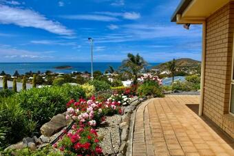 Encounter Bay Villa Marie + Pet-friendly