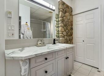 Chardonnay Chalet L Fireplace L Board Games L King