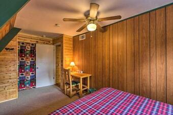 Overgaard Cabin With Hot Tub, Fire Pit And Deck!