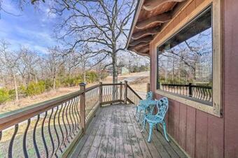 Sunset Bluff Treehouse On Bull Shoals Lake!