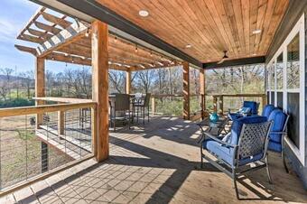 River Time Cabin With Games And Outdoor Oasis