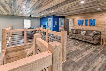 Upscale Riverfront Home With Beach And Fire Pit!