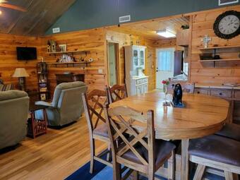 A Hasty Getaway, Amazing, Secluded Cabin For 2 On 10 Acres!