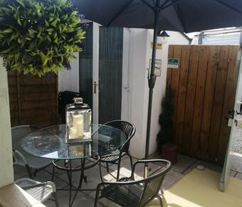 Castle Hill Cottage & Paddlers Retreat