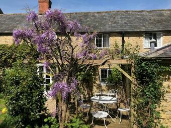 Listed Cottage In Rural West Dorset
