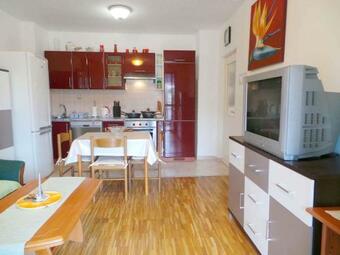 Apartment In Rijeka 37007