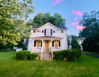 Cottages On Sand Lake - The Farm House