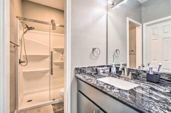 Lakefront Livingston Home - Private Boat Dock