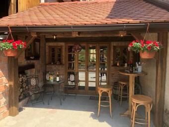 Stara Hi?a Pod Oki?em