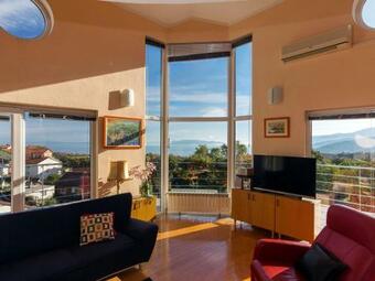 Holiday Home Bella Vista - Opa107