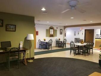 Hotel Amerivu Inn &suites