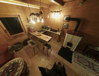 Dobok H�za, Fah�z Egyed�l�ll� Term�szeti K�rnyezetben