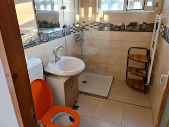 Apartament Cu Doua Camere Zona Centrala