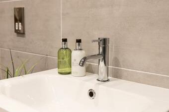 Clearwater - Luxury Lakeside House