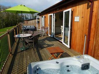 Apartamento Ash Lodge - Romantic Luxury Hot Tub Break