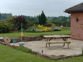 Hilltop Bungalow For A Spacious Country Break