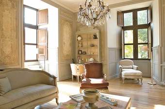 Hostal Chateau De Charge