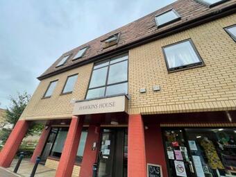 No. 8 - Top Floor Modern Apartment