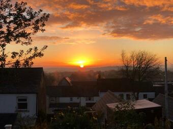 Clives Place - End Of Terrace Two Bedroom Cottage