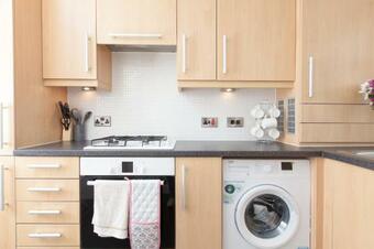 Super Prime Duloch - Dunfermline - 2 Bed Executive Apartment