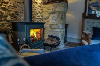 Chic Georgian Town House In Cotswold Town Centre