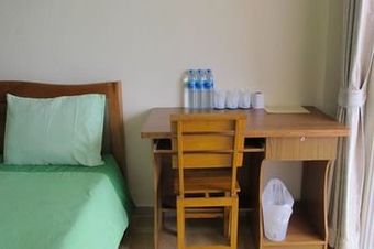 Day Waterfront Hotel