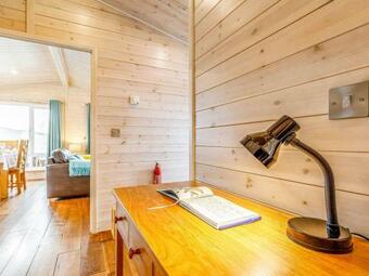 Walnut Lodge-uk37595