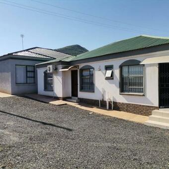 Hotel Kgakgamela Road Lodge