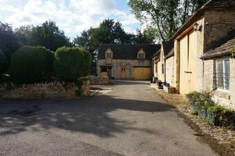 Badminton Farm - In A Traditional Cotswold Farmhouse