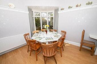 The Bungalow At Seaway's, Sleeps 11 +