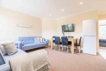 Apartamento 3 Double Bed. Close 2 Wexham Park/uxbridge & Parking