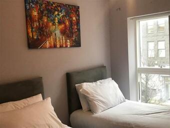 Sterling River View Apartment, Greenhithe 4 With Netflix & Amazon Music