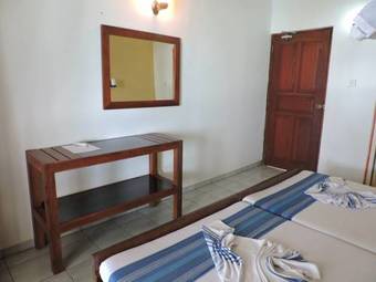 Hostal Beach Inns Holiday Resort