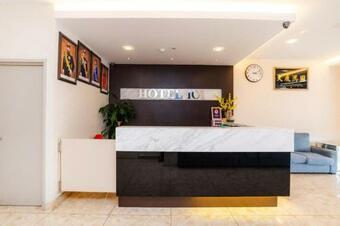 Hotel 101 Ulu Tiram 2