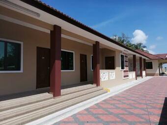 Hostal Faris Homestay