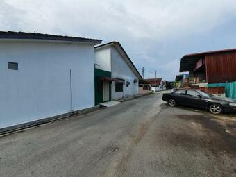 Jenjarom 32 Two Bedroom Homestay