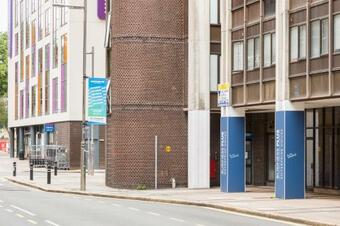 Modern City Centre 2 Bedroom Apartment