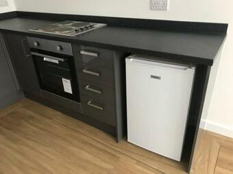 Morden Town Center 2 Bed Apartment